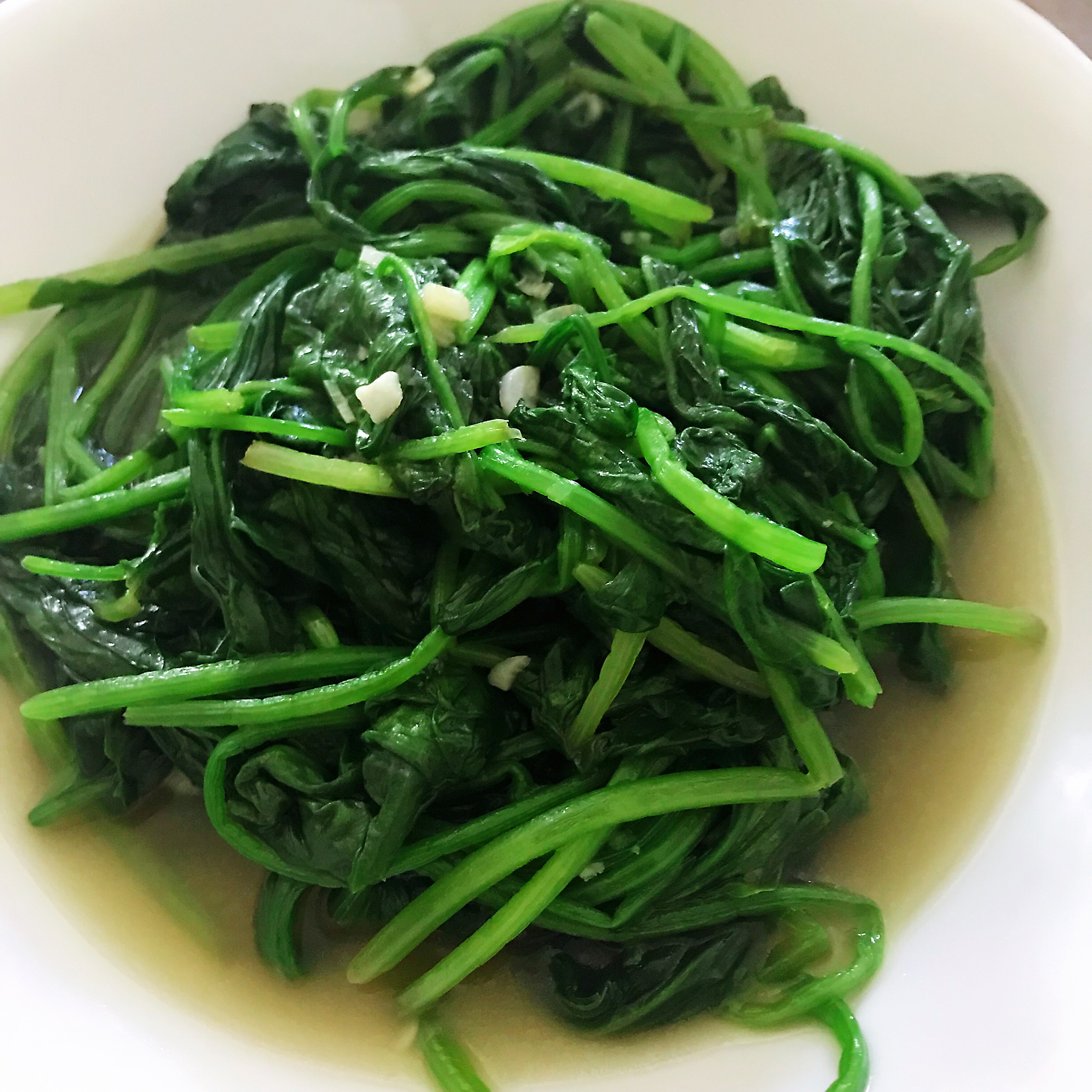 Sauteed Spinach with Garlic – AirGO recipes by EZCuisine