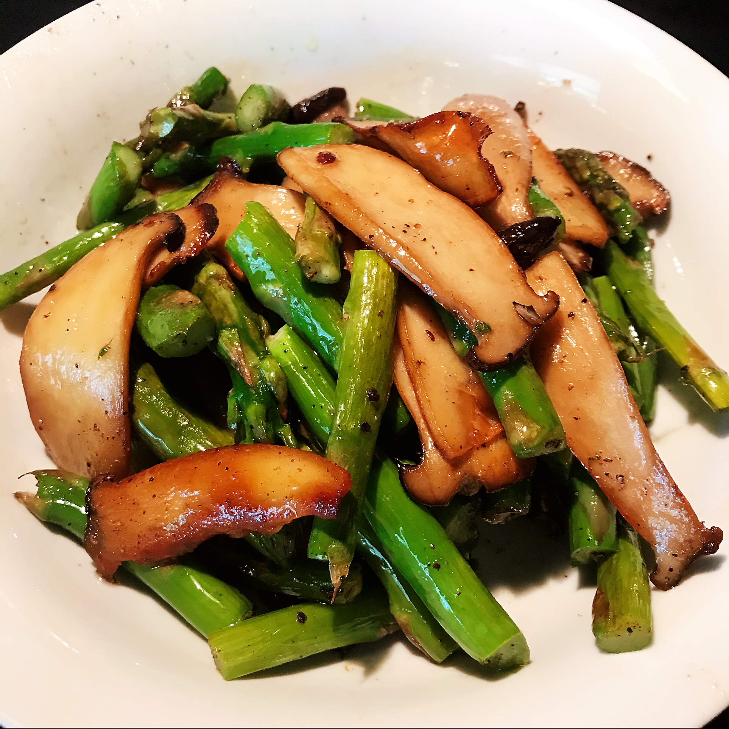 Grilled Asparagus and King Oyster Mushrooms AirGO recipes by EZCuisine