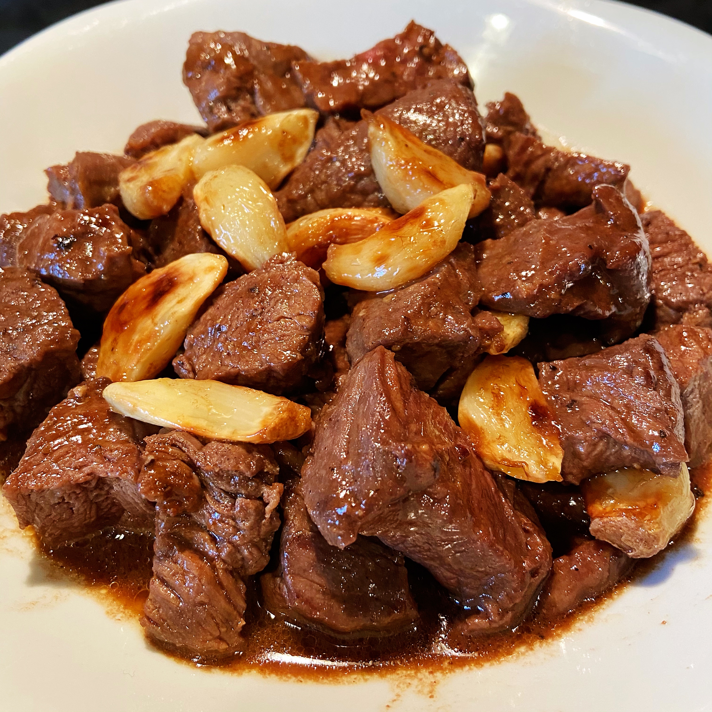 Garlics Grilled Beef Tenderloin With Black Pepper Sauce – AirGO recipes by EZCuisine
