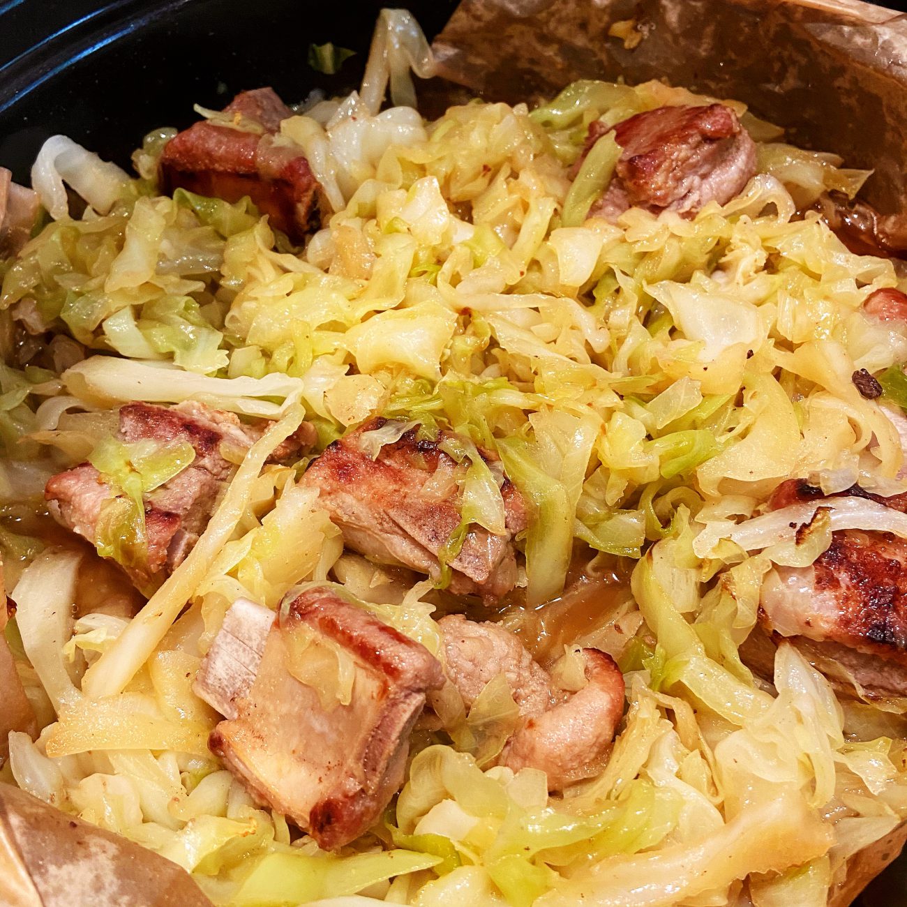 Cabbage braised with pork ribs (No water added)
